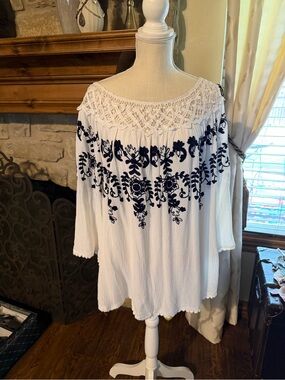 Boho Embroidered White Tunic Top with Navy Floral Accents size xl